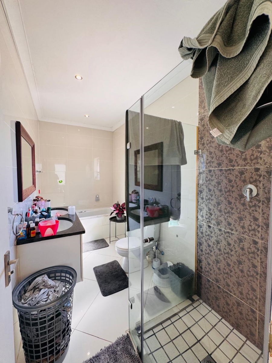 To Let 3 Bedroom Property for Rent in Fernwood Western Cape